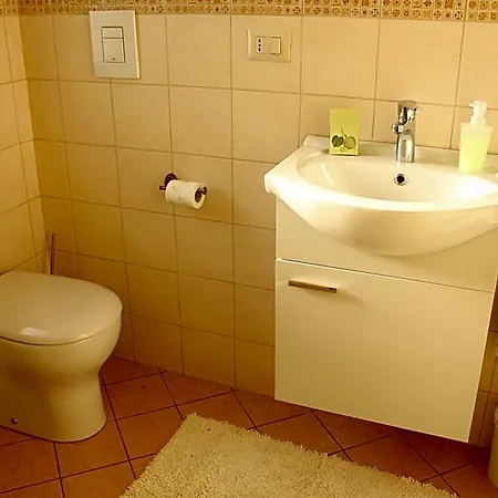 Il Falco E L'ulivo Bed & Breakfast 3*